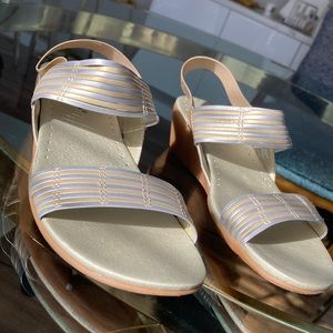 Bare traps size 10 gold & silver sandal’s